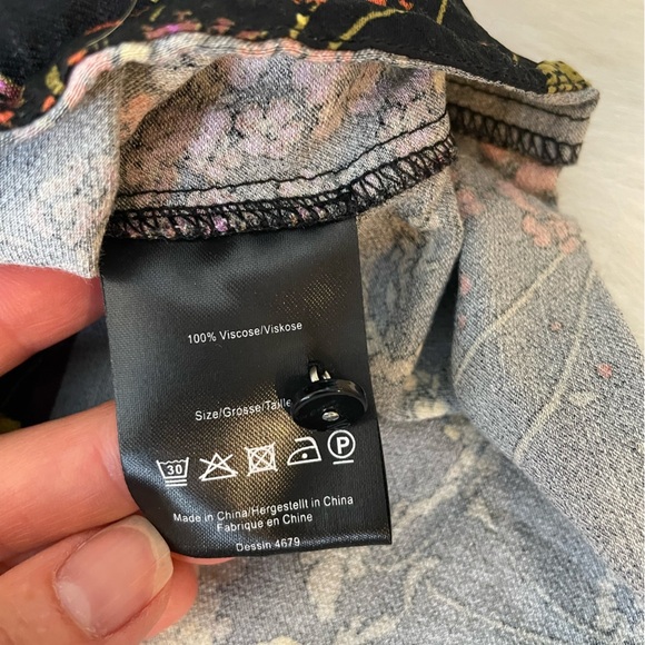 Anthro Pferdgarten Floral Black Button-Up Blouse - Picture 8 of 12